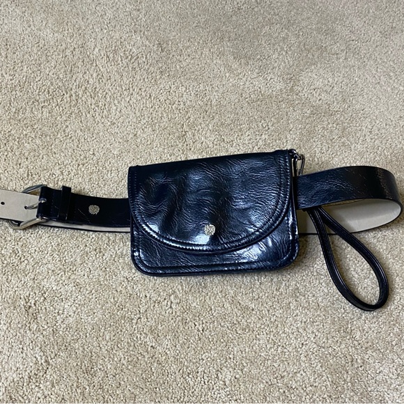 Vince Camuto Handbags - Vince Camuto Black belt bag. Gently worn great condition.